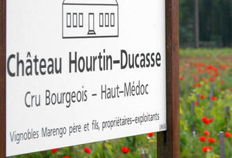 L'entrée au vignoble du Château Hourtin-Ducasse